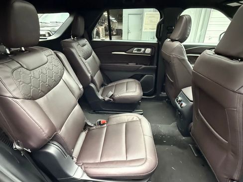 New 2026 Ford Explorer Platinum image 19