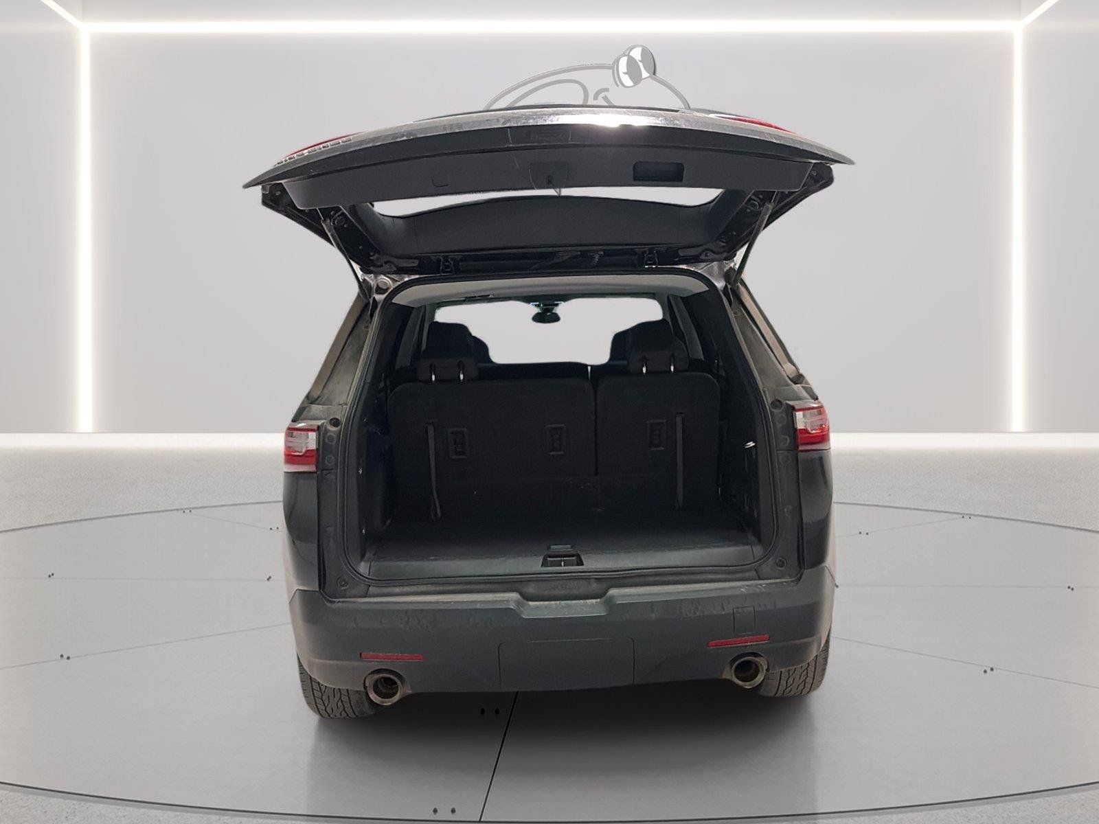 Used 2021 Chevrolet Traverse LS FWD image 9