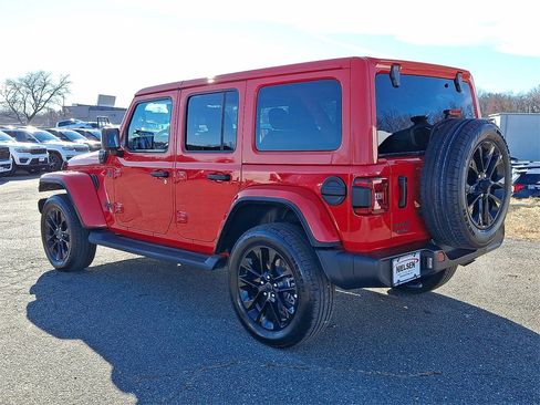 Used 2025 Jeep Wrangler Unlimited Sahara image 22