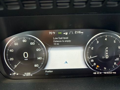 Used 2017 Volvo XC90 T5 Momentum w/ Vision Package image 16