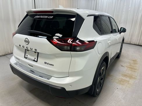 Certified 2024 Nissan Rogue SV image 10