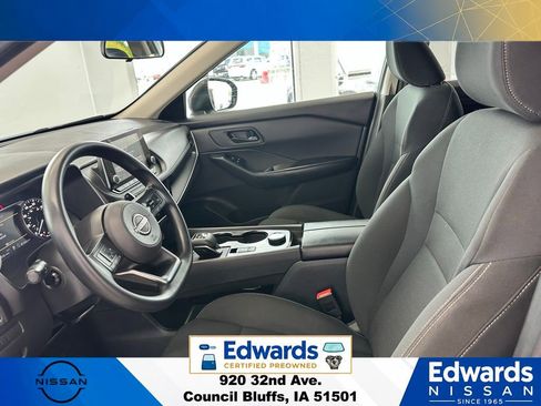 Used 2024 Nissan Rogue S AWD/4WD image 21