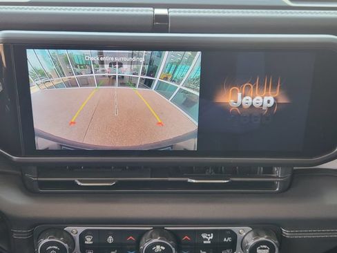 Used 2025 Jeep Wrangler Unlimited Sahara w/ Safety Group AWD/4WD image 19