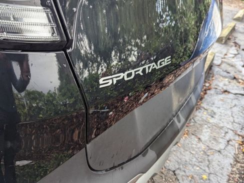 Used 2023 Kia Sportage EX FWD image 12