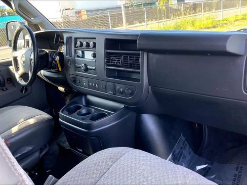 Used 2019 Chevrolet Express 3500 LT w/ LT Preferred Equipment Group image 10