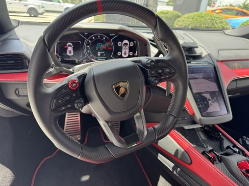 Used 2025 Lamborghini Revuelto AWD/4WD image 21