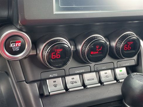 Used 2023 Toyota GR86 Premium w/ ALL Weather Mat Package (TMS) image 26