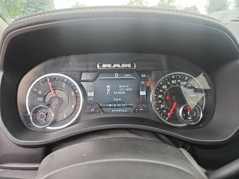 Used 2024 RAM 2500 Laramie AWD/4WD image 7
