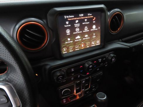 Used 2021 Jeep Gladiator Mojave image 16