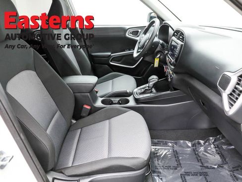 Used 2025 Kia Soul LX w/ LX Technology Package image 23