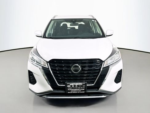 Used 2021 Nissan Kicks SV FWD image 2