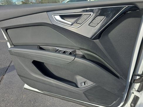 Used 2023 Audi Q4 e-tron Prestige w/ Black Optic Package image 27