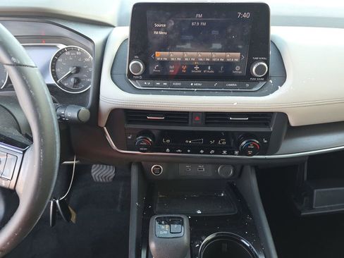 Used 2023 Nissan Rogue SV w/ SV Premium B Package FWD image 18