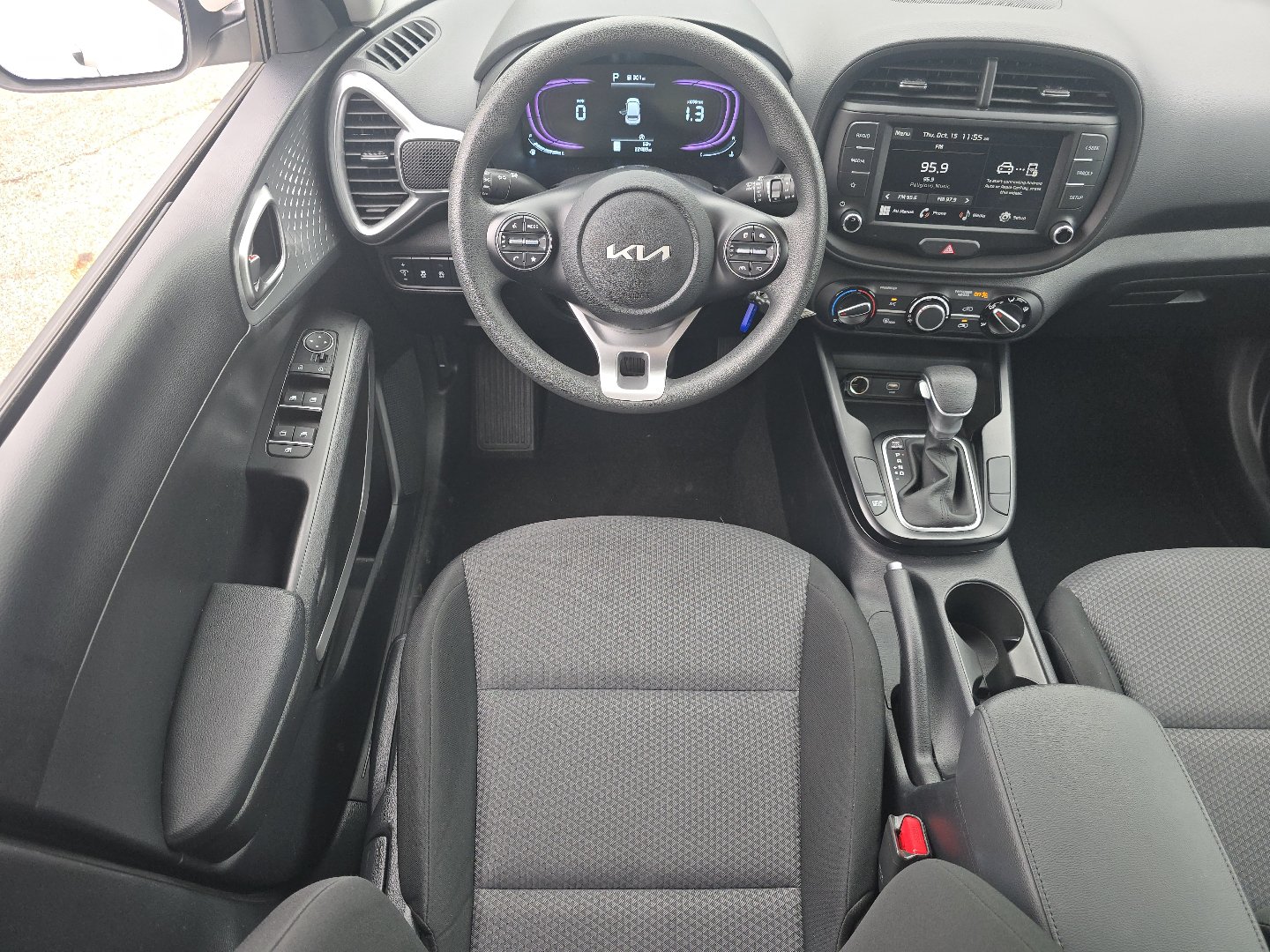 Used 2025 Kia Soul LX w/ LX Technology Package FWD image 22