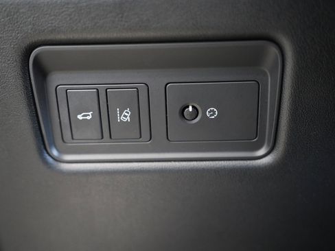 Used 2017 Land Rover Range Rover Long Wheelbase Supercharged image 24