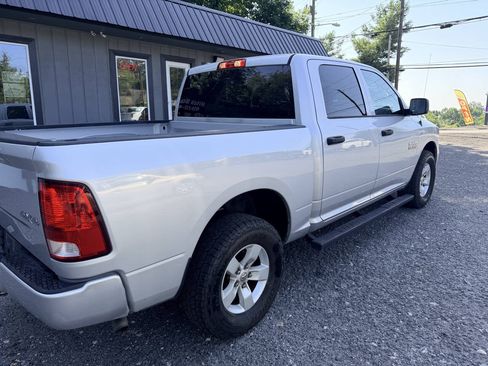 Used 2018 RAM 1500 Express AWD/4WD image 2