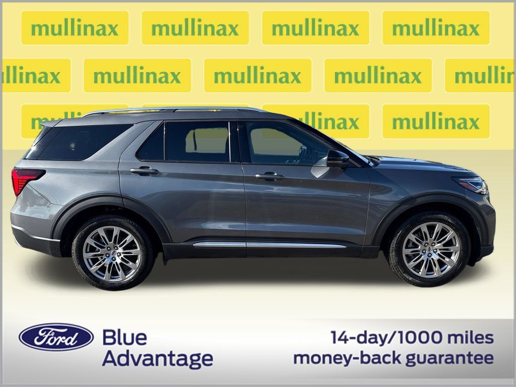 Used 2026 Ford Explorer Platinum RWD image 2