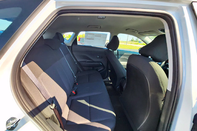 New 2027 Hyundai Kona SE FWD image 19