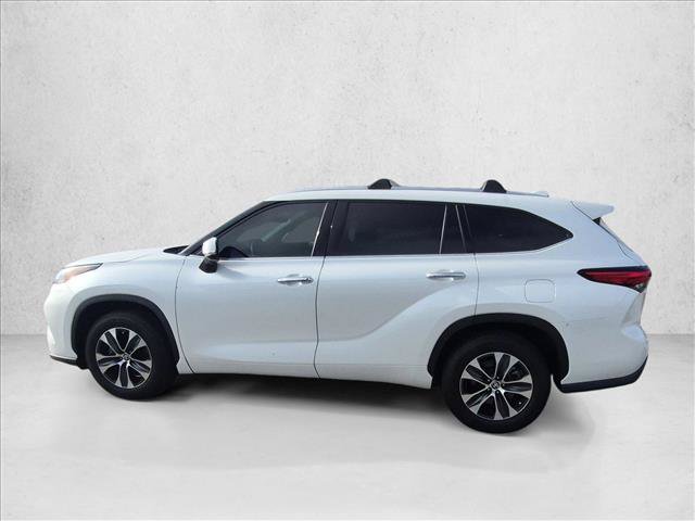 Used 2020 Toyota Highlander XLE FWD image 8