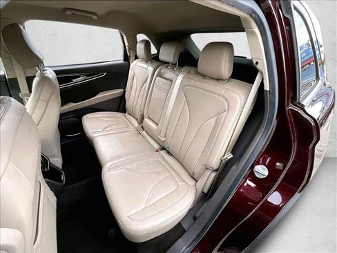 Used 2023 Lincoln Nautilus FWD image 27