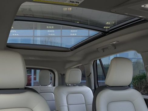 New 2025 Lincoln Aviator AWD w/ Equipment Group 101A image 22