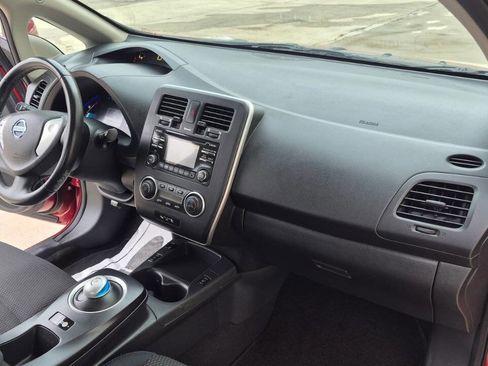 Used 2014 Nissan Leaf S image 57