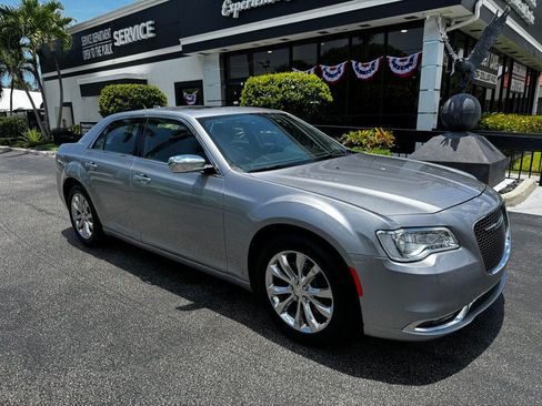Used 2016 Chrysler 300 C w/ Light Group AWD/4WD image 3