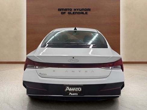 Used 2025 Hyundai Elantra SEL FWD image 5