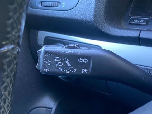 Used 2013 Volkswagen Eos FWD image 24