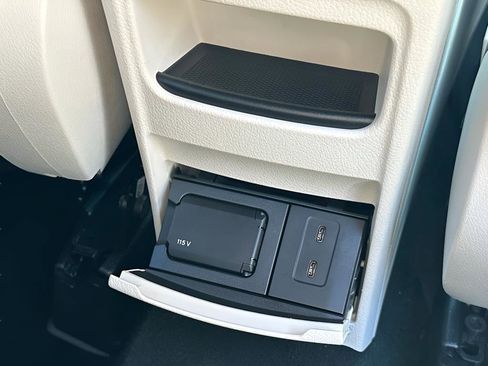 Used 2023 Mercedes-Benz GLB 250 GLB 250 w/ Premium Package image 38