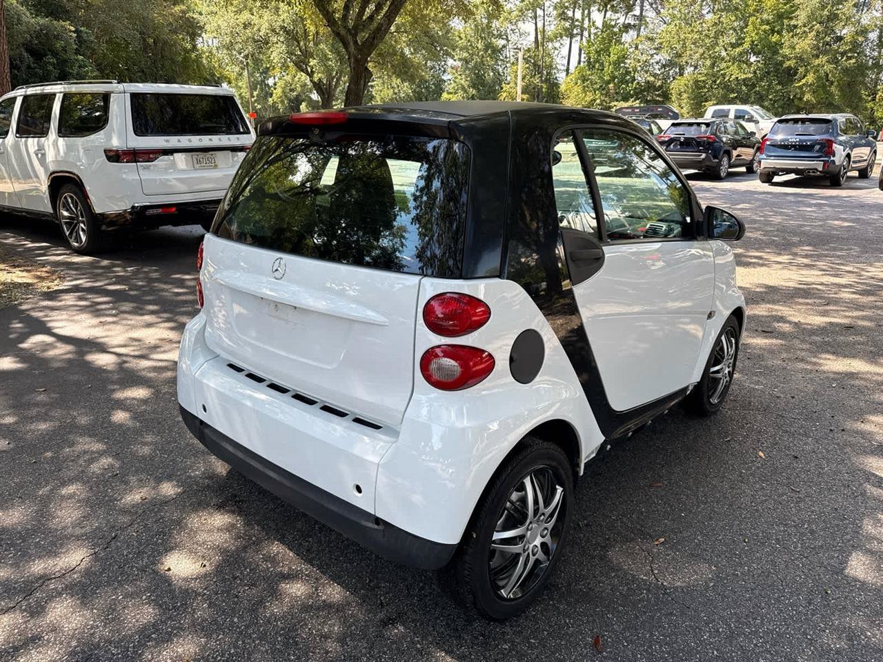 Used 2009 smart fortwo pure RWD image 5