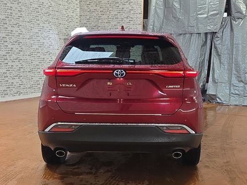 Used 2023 Toyota Venza Limited image 7