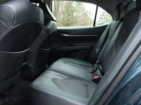 Used 2021 Toyota Camry SE image 10