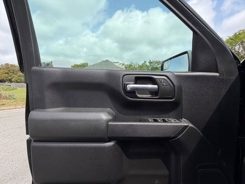 Used 2019 Chevrolet Silverado 1500 Custom Trail Boss w/ Custom Convenience Package AWD/4WD image 9