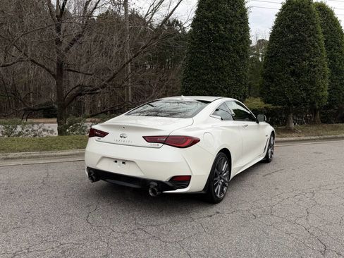 Used 2017 INFINITI Q60 Red Sport 400 image 9