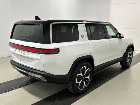 Used 2024 Rivian R1S Adventure AWD/4WD image 5