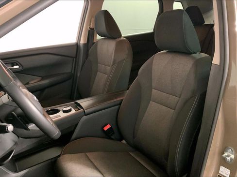 Used 2025 Nissan Rogue SV image 22