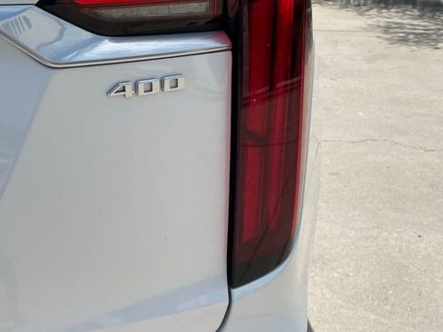 Used 2024 Cadillac XT6 Premium Luxury w/ Technology Package FWD image 8