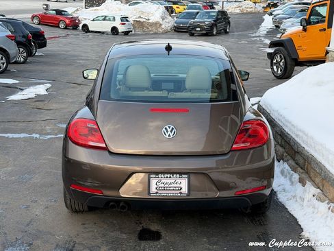 Used 2014 Volkswagen Beetle 1.8T FWD image 10