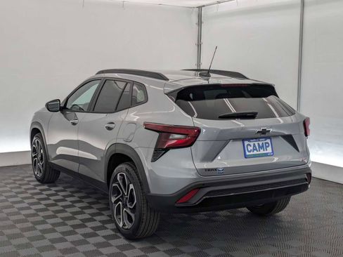 New 2026 Chevrolet Trax RS w/ Sunroof Package FWD image 4