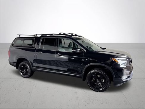 Used 2025 Honda Ridgeline Black Edition image 4