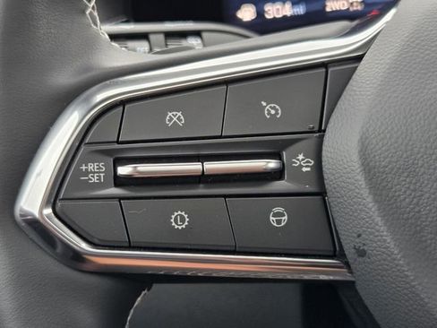 Certified 2025 Chevrolet Traverse Z71 w/ Enhanced Driving Package image 24