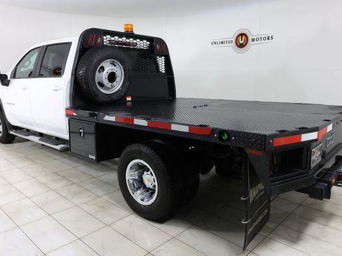 Used 2024 Chevrolet Silverado 3500 LT w/ Convenience Package image 4