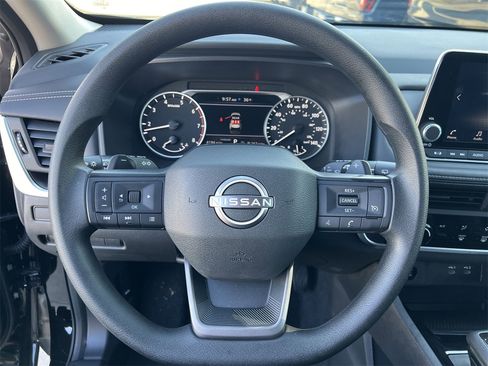 Certified 2025 Nissan Rogue S image 9