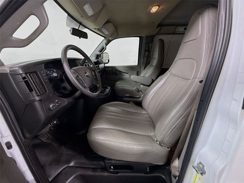 Used 2020 GMC Savana 2500 Extended w/ Enhanced Convenience Package RWD image 2