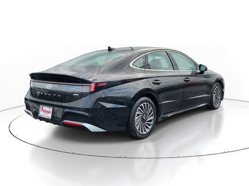 Used 2024 Hyundai Sonata Limited image 4