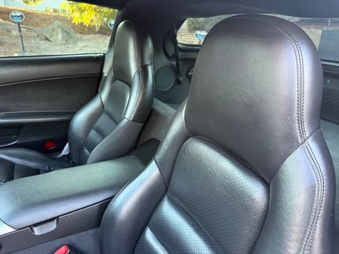 Used 2005 Chevrolet Corvette Coupe w/ Preferred Equipment Group RWD image 19