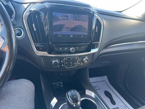 Used 2020 Chevrolet Traverse LT image 4