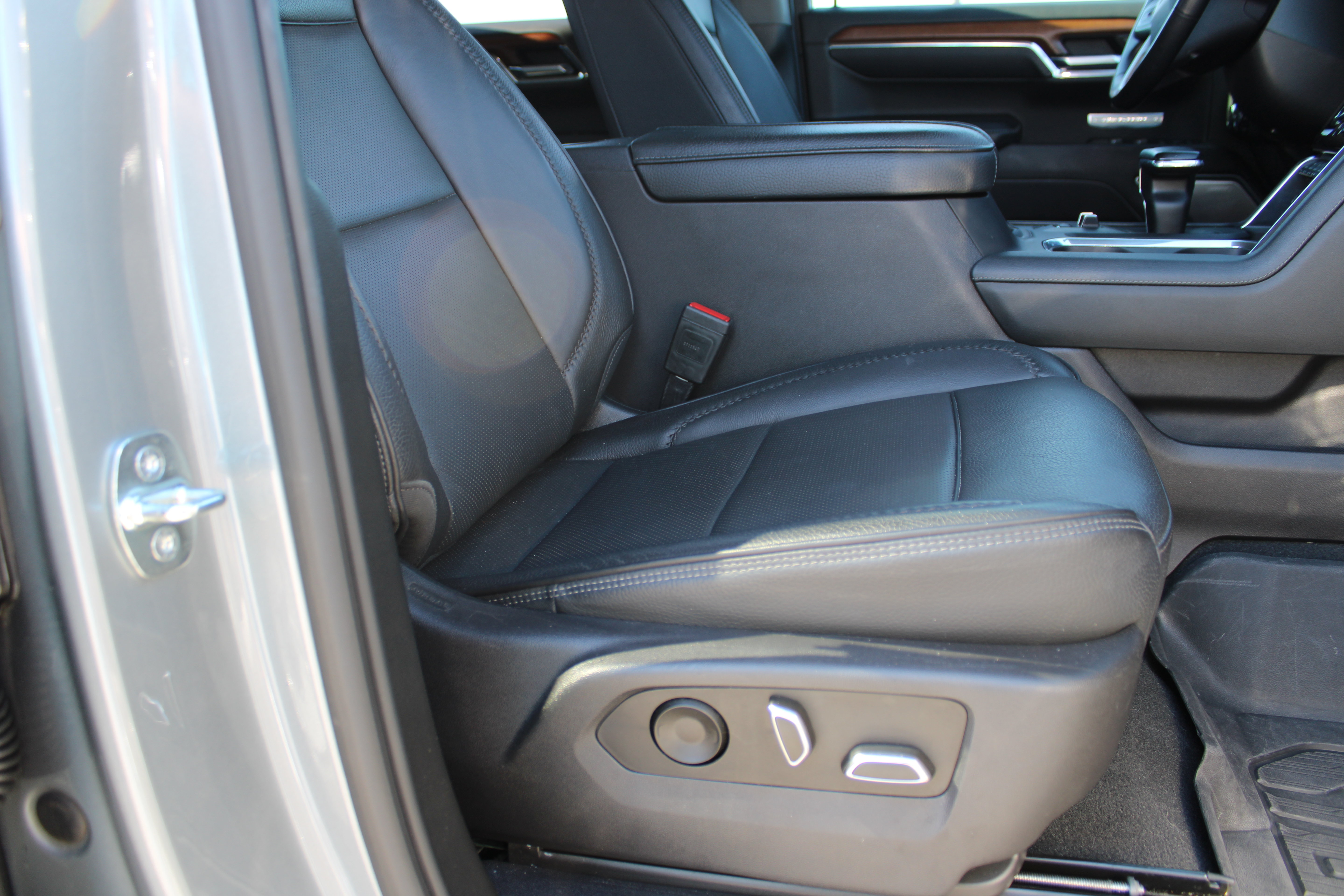Used 2023 GMC Sierra 1500 Denali w/ Denali Reserve Package AWD/4WD image 17