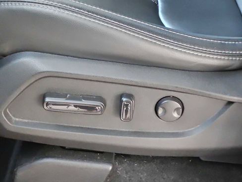 Used 2025 Honda Pilot EX-L image 17